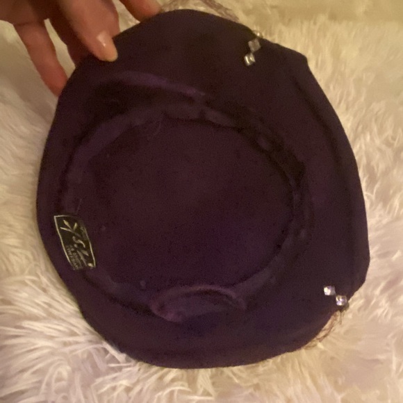 Vintage women’s hat FISK of Chicago burgundy w mesh pillbox style - Picture 6 of 12